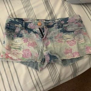 Cute target floral shorts